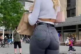 Jeans Walking