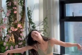 Suen Lee Artful Pole Dance - Slowed