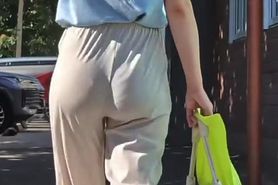 candid butt nice girl in pants on street
