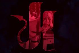 Elle Fete Noel a Sa Manier