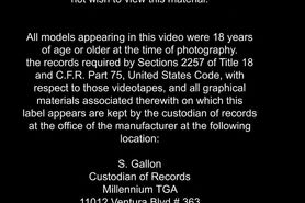 PERFECT UNCUT SHEMALE IN TIGHTS