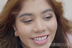 Mr Yellow Feeds Marina Gold Again