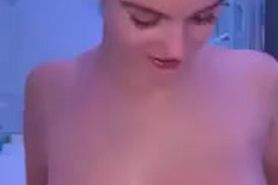 Hot Babyfaced Blonde Takes a Bath