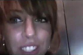 Quickie des deutschen Amateurpaares im Aufzug endet mit