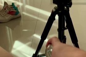 Horny asian teen made a squirt