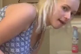 im masturbating in workplace toilet polish