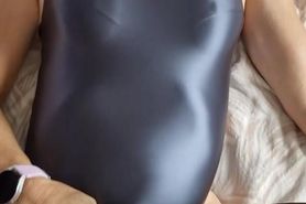 petite pute se branle