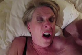 Cumslut Beth gets a HUGE cum facial