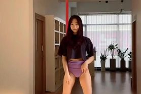 Suen Lee Dances For You To-Pound Her- Mix