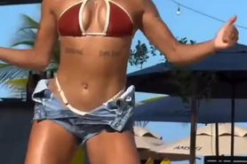Energetic Latina Babe Dances- 3