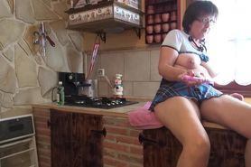 a granny mast in kitchen 2314