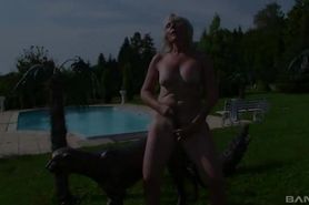 sexy mature fucked outside