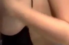 Kathleen White mit groen Titten in schwarzen Dessous