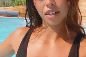 Jessica and her big boobs in the pool