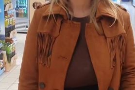 Cukierkova flashing Titts