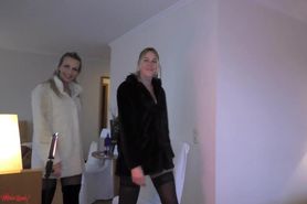 Venice arranges secret meetings with her sister Pearl i