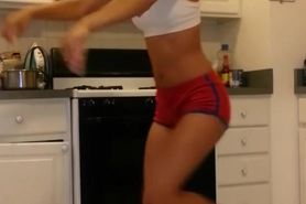 Petitle Barefoot Ebony Twerking in the Kitchen