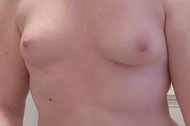 Test vid Mom Bod Soapy tits