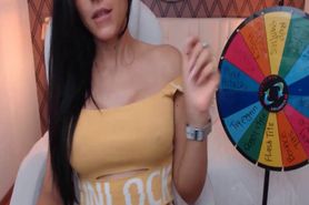 Foxy Brunette Lady Play Her Roulette Live