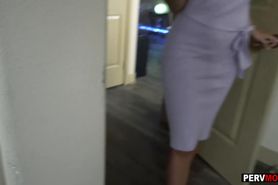 Stepmoms dating advice lead to a good blowjob from her