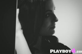 Horny petite babe enjoyed in solo fingering action