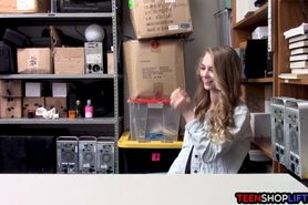 Teen tries to steal shoes but got busted by a mall cop