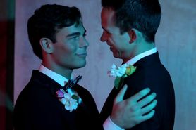 Two prom virgins fall in love with each other