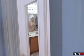 First time shaving my realtor stepmoms hairy pussy