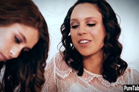 Hairy MILF seduced a petite cousin and used her pussy