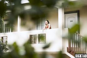 Big ass MILF gave her body to the perverted stranger