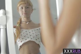 Petite MILF enjoyed passion body massage by a bad guy