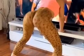 Yaella twerking her ass off