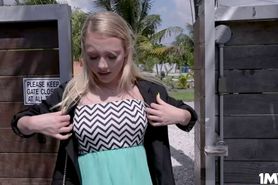 MILF Cascas dildo in Dixies teen pussy