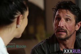 Dirty client enjoyed MILFs perfect body after massage