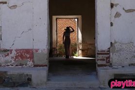 Canadian blonde chick Katie will seduce you real quick