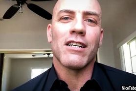 Sexy teen loving hardcore solo action in front of guy