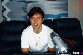 Sexy babe Jaye Summer moans and gets more wetter and we