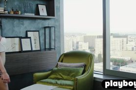 Tattooed model shows her amazing ass after posing in ho