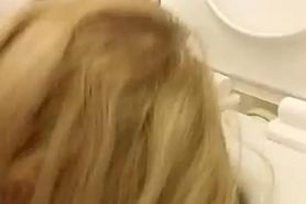 Slut lick wc