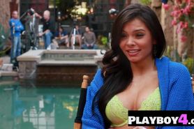 Busty Latina babe loves her sexy body and she posed tot