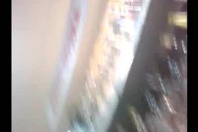 espiada en el wellmart