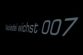 Nackedei wichst 007