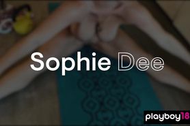 Big booty MILF pornstar doing her daily workout and car