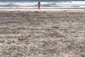 MILF running on hot sand