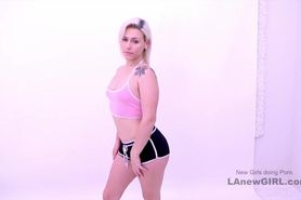 Cute blonde shoots white creamy cum during fuck
