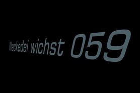 Nackedei wichst 059