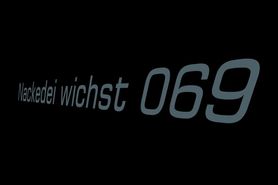 Nackedei wichst 069