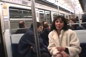 Nadine dans le metro