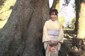 Japanese kimono girl blowjob