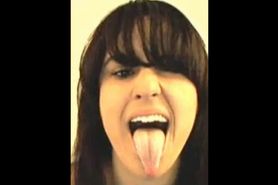brunette tongue